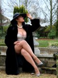 Mommy shows all most intimate nooks of her body on cam during a walk in the park