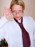 Horny mature sec from Russia strips and rams fingers into her hot juicy smoothie